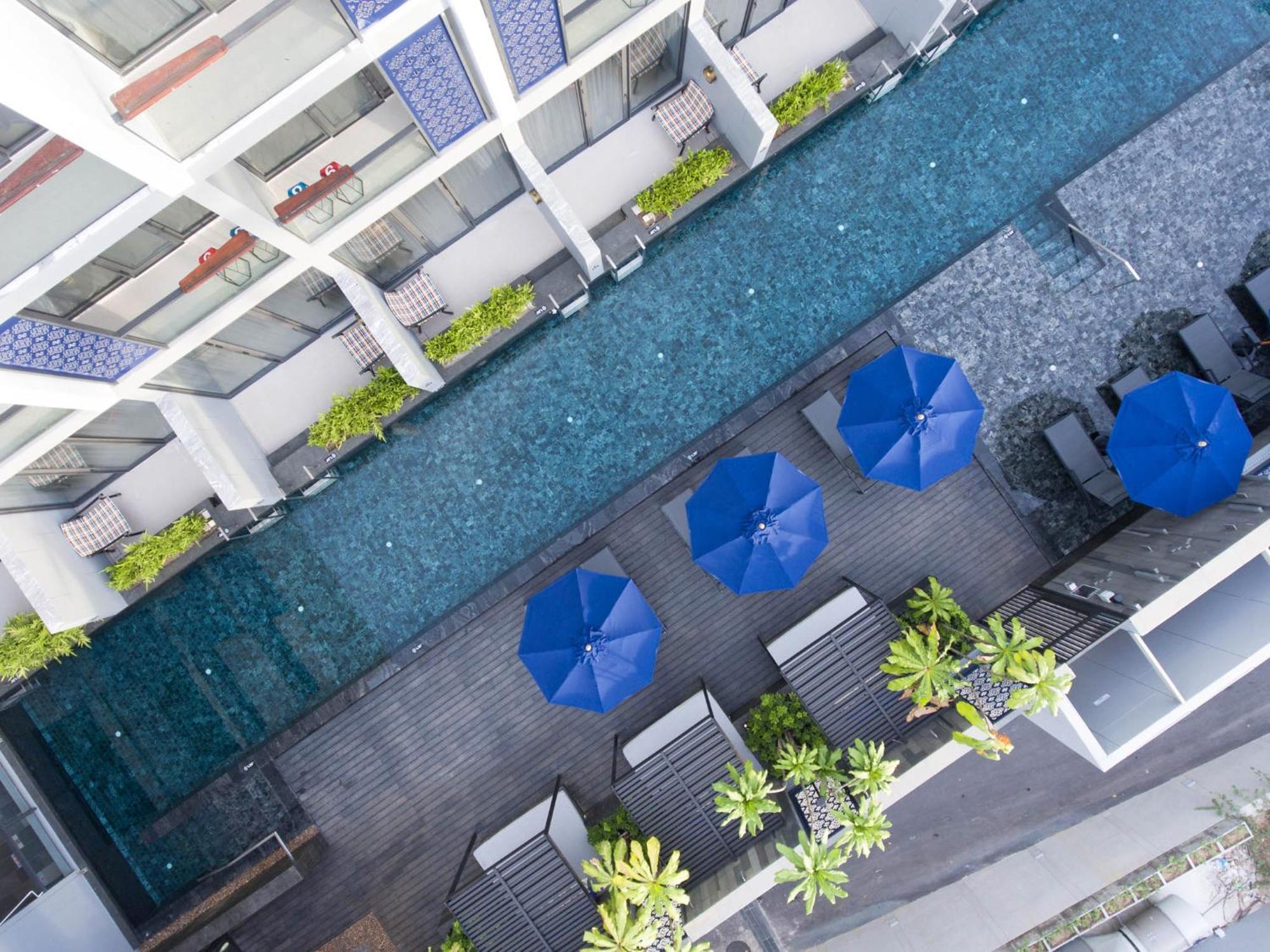 Hotel Indigo Phuket Patong By Ihg Екстер'єр фото The swimming pool at the hotel