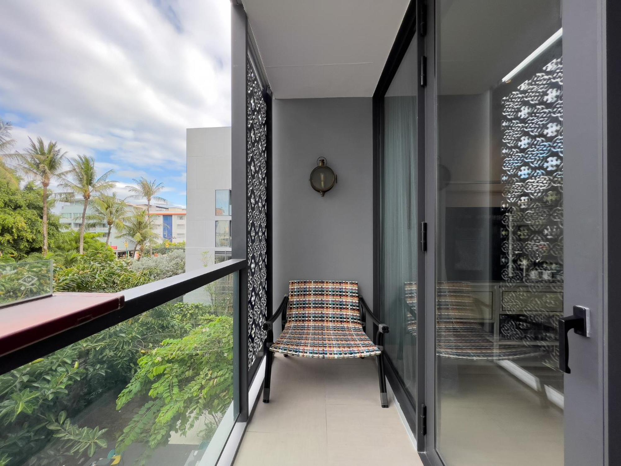 Hotel Indigo Phuket Patong By Ihg Екстер'єр фото A balcony