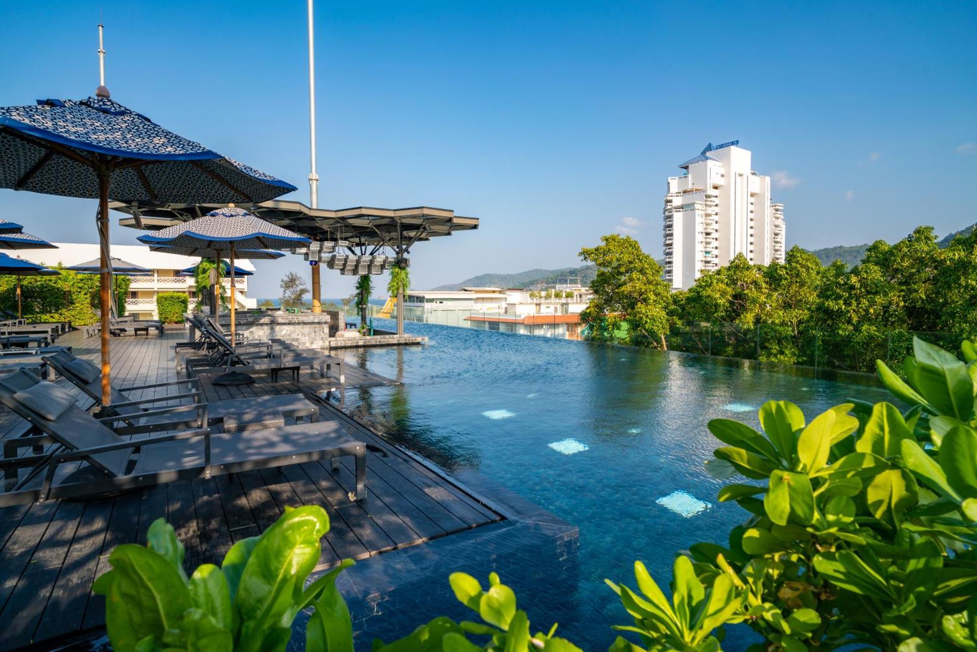 Hotel Indigo Phuket Patong By Ihg Екстер'єр фото The pool at the hotel
