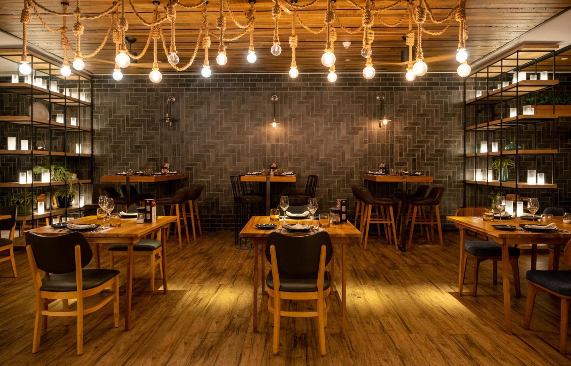 Hotel Indigo Phuket Patong By Ihg Екстер'єр фото Restaurant interior