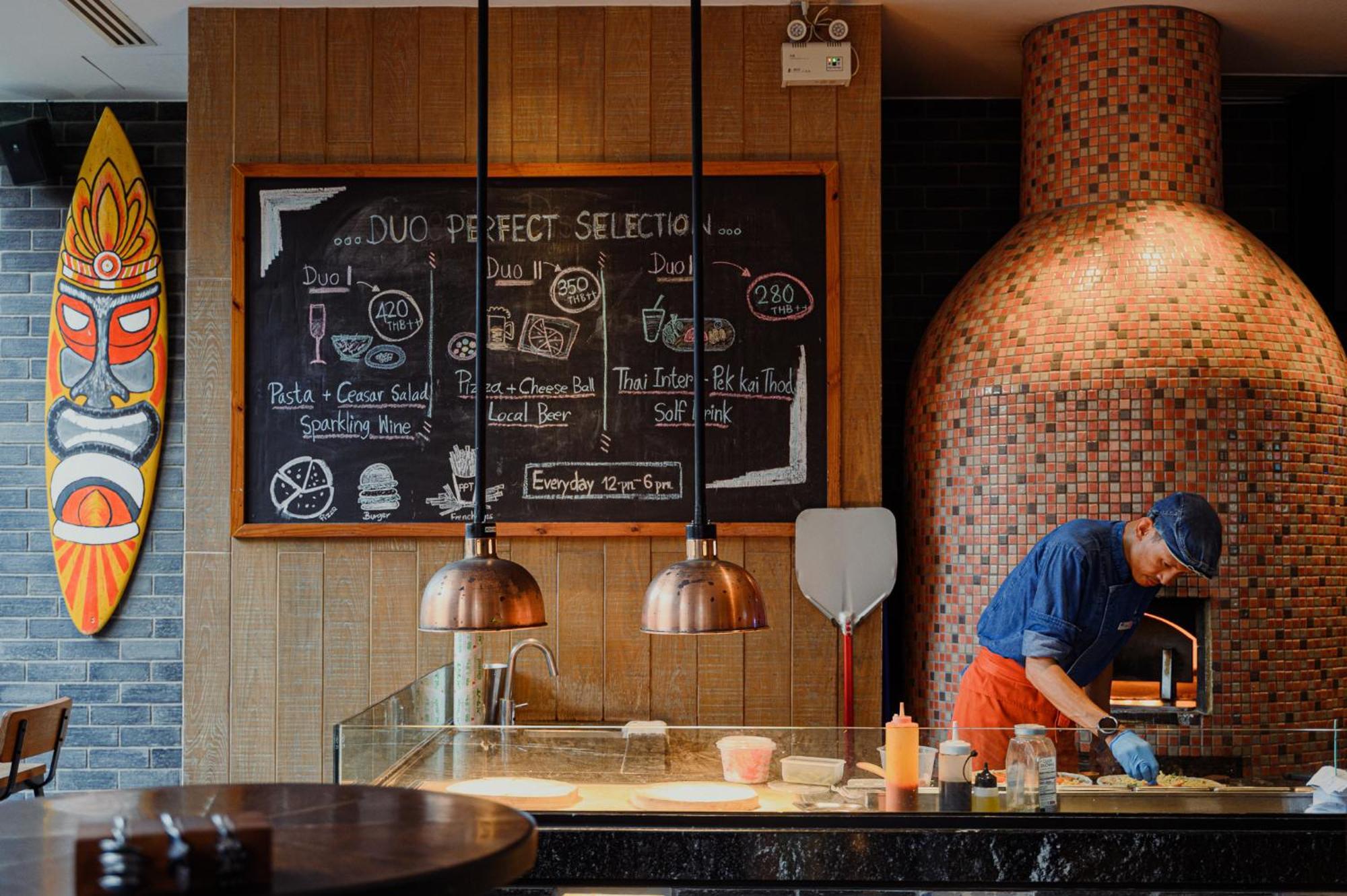 Hotel Indigo Phuket Patong By Ihg Екстер'єр фото Pizza Express, The Oberoi, Mumbai
